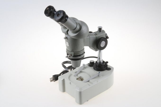 Zeiss Stereo Mikroskop mit 20x Okularen