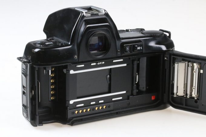 Nikon F-801 mit SB-24 - #2185607