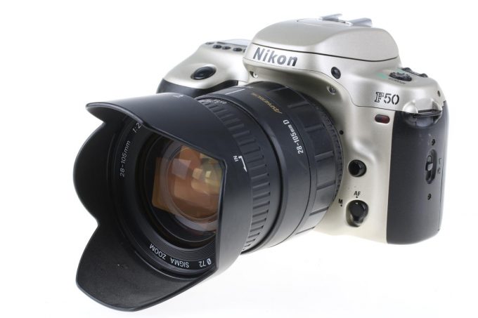 Nikon F50 Gehäuse mit 28-105mm f/2,8-4 - #2869049