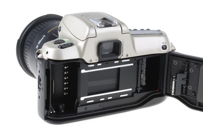 Nikon F50 Gehäuse mit 28-105mm f/2,8-4 - #2869049