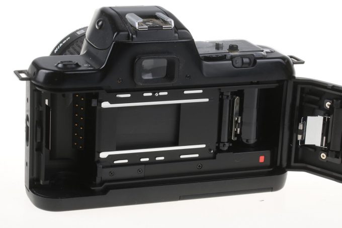 Nikon F-401s mit AF 35-70mm f/3,3-4,5 - #2243689