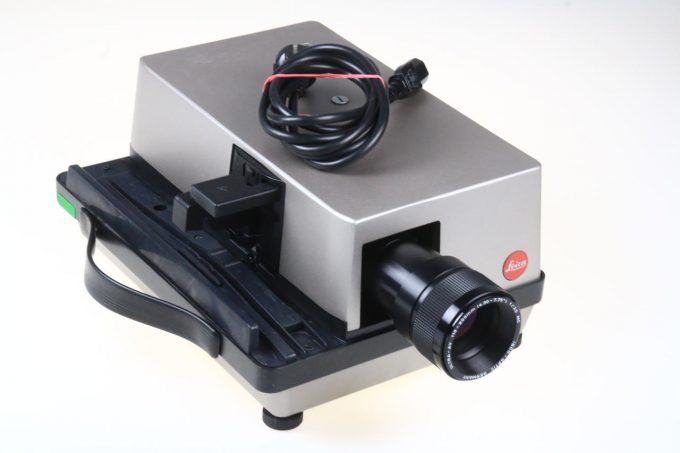 Leica Pradovit P2002 mit Isco-Optic Ultra-AV 110-200mm f/3,5 MC