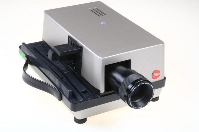 Leica Pradovit P2002 mit Isco-Optic Ultra-AV 110-200mm f/3,5 MC