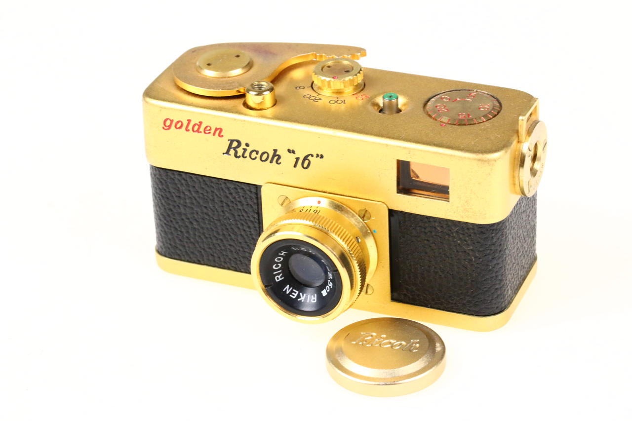 Ricoh GOLDEN STEKY mit 2,5cm f/3,5
