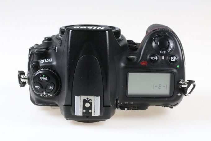 Nikon D700 Gehäuse mit Zubehörpaket - #2152529