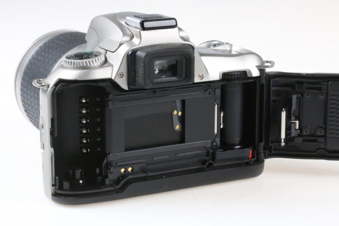Nikon F55 Gehäuse mit AF 28-100mm f/3,5-5,6 G - Autofokus DEFEKT - #2513253