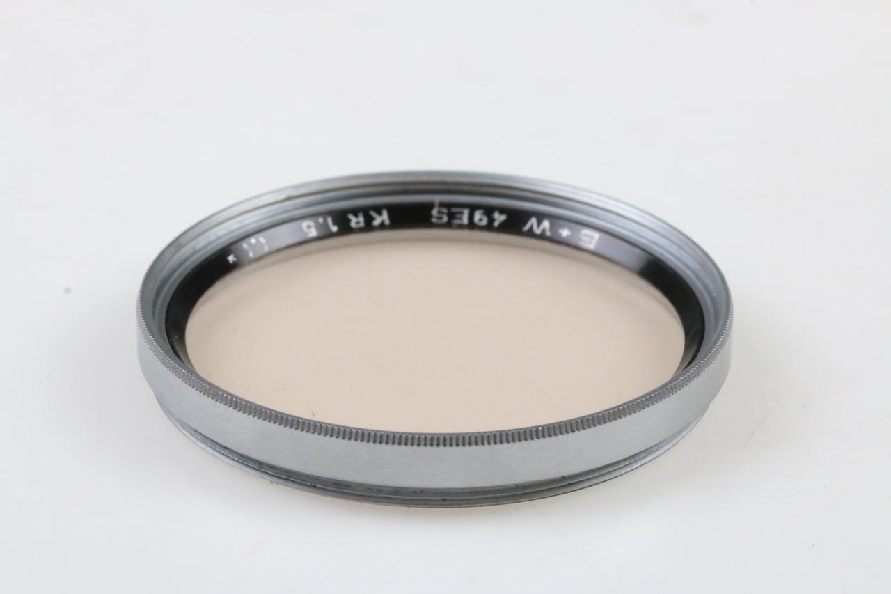 B+W Farbkorrektur-Filter KR1,5 - 49mm