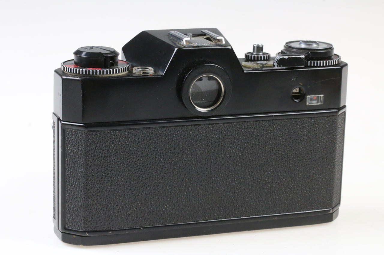 Zeiss Ikon ICAREX 35 S TM Pro M42 Tessar 50mm f/2,8 – Defekt Zeiss Ikon ICAREX 35 S TM Pro M42 Tessar 50mm f/2,8 – Defekt