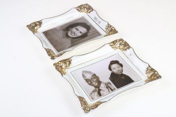 Porzellanteller mit Fotografien 1957-1959 - weiß/gold (2 Stück)