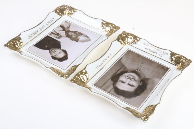 Porzellanteller mit Fotografien 1957-1959 - weiß/gold (2 Stück)