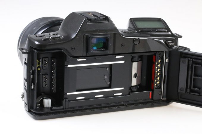 Minolta Dynax 8000i mit 35-200mm f/3,5-4,5 Zoom xi - #17252556