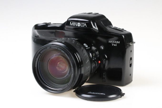 Minolta Dynax 7xi mit 28-105mm f/3,5-4,5 AF Zoom Objektiv - #22123009