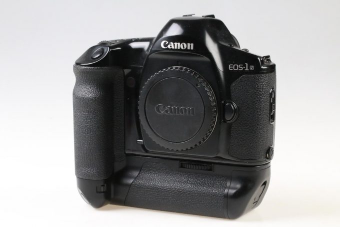 Canon EOS 1N mit Booster E1 - #104175