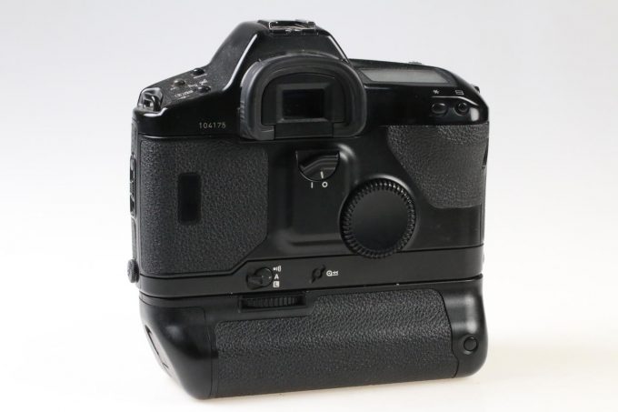 Canon EOS 1N mit Booster E1 - #104175