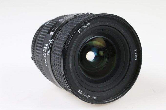 Nikon AF 20-35mm f/2,8 D - #209817