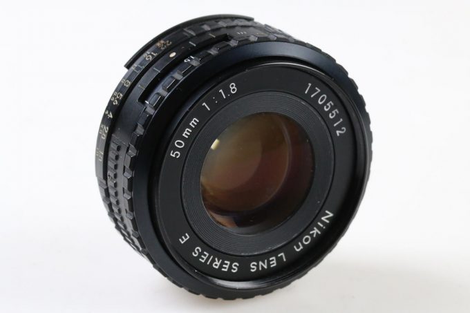 Nikon MF 50mm f/1,8 Serie E - #1705512