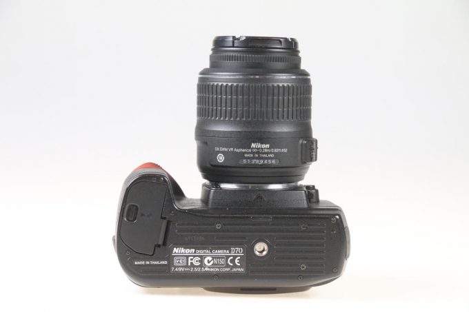 Nikon D70 mit AF-S DX 18-55mm f/3,5-4,5 G VR - #51389456