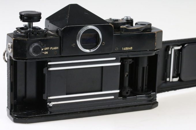 Canon F-1 Gehäuse mit Blitizkuppler - #148946