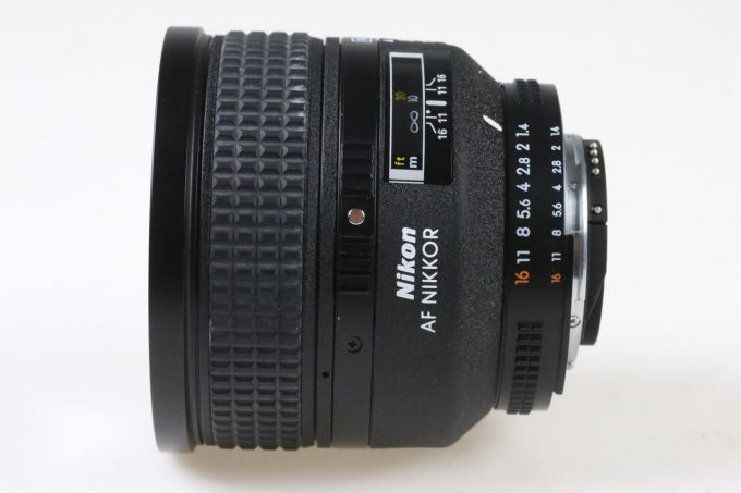 Nikon AF Nikkor 85mm f/1,4 D - #223354
