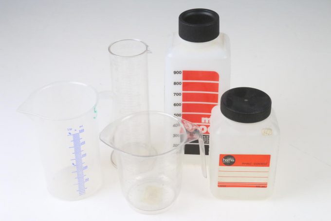 Laborzubehör - Messuren, Zangen, Flaschen