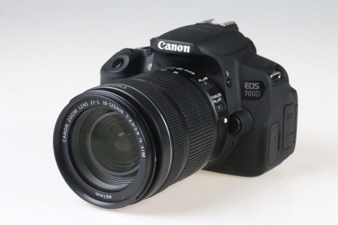 Canon EOS 700D mit EF-S 18-135mm f/3,5-5,6 IS STM - #103031008846