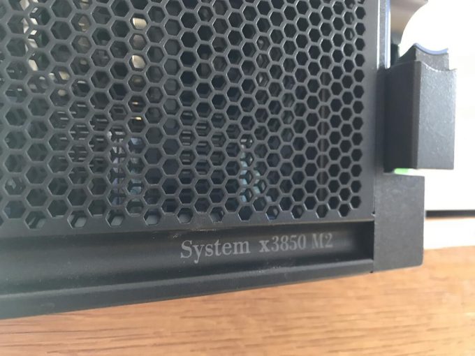 IBM Server System x3850 M2 4x 6-Kern Intel XEON X7460 2.66GHz 128GB RAM