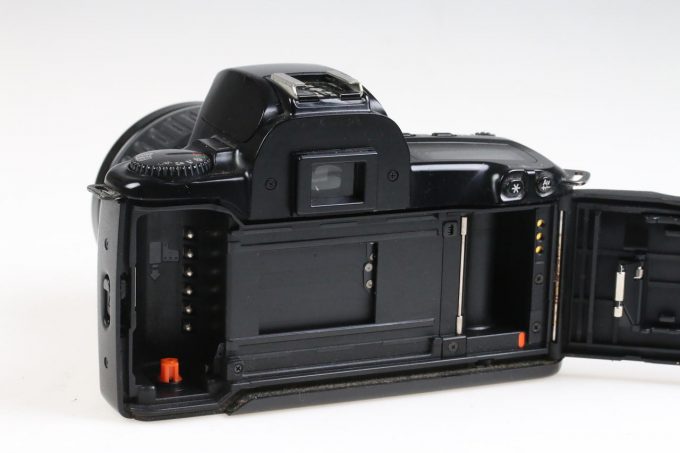 Canon EOS 500 mit EF 35-105mm f/4,5-5,6 Zoom-Objektiv - #6333812