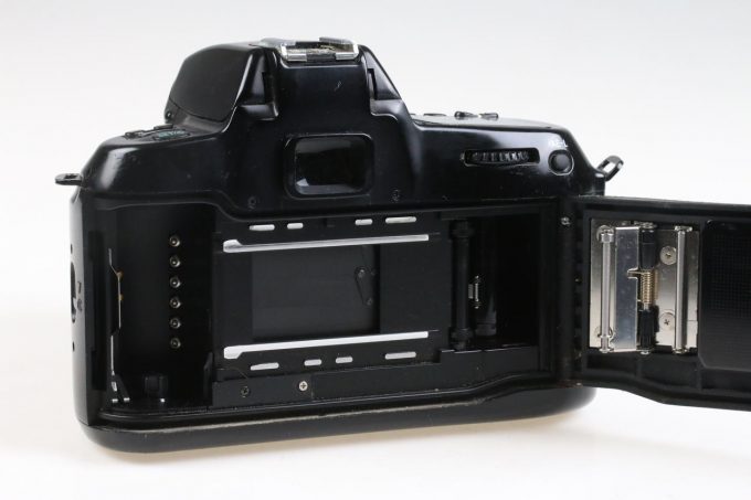 Nikon F70 Gehäuse mit AF 28-80mm 3,5-5,6 D - #2772584