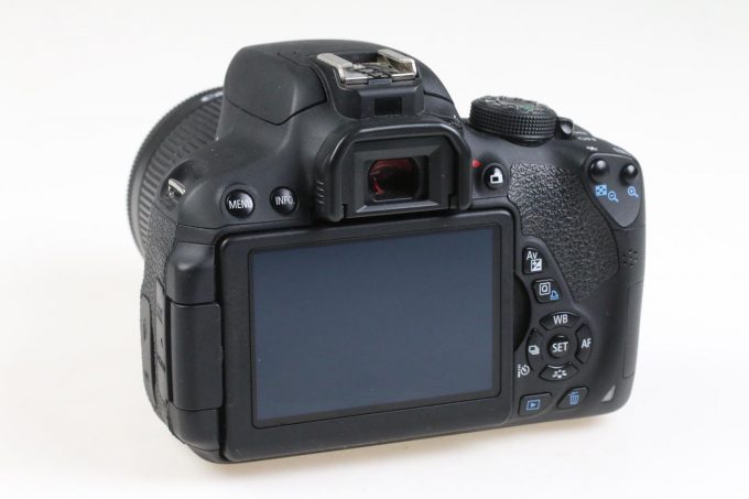 Canon EOS 700D mit EF-S 18-55mm f/3,5-5,6 IS STM - #373075002375