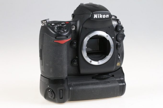 Nikon D700 Gehäuse mit Zubehörpaket - #2068654