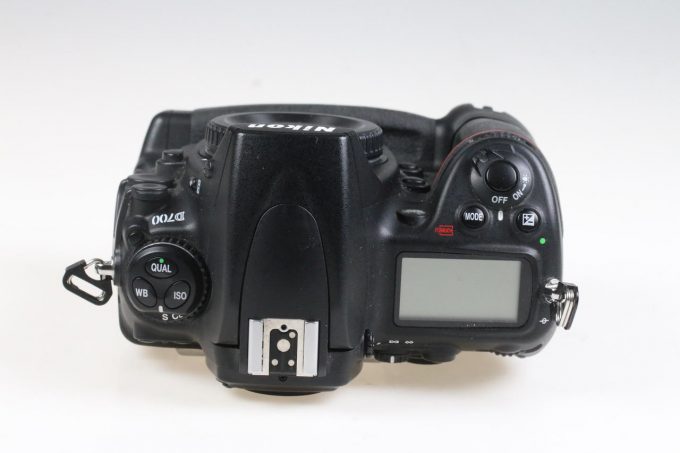 Nikon D700 Gehäuse mit Zubehörpaket - #2068654