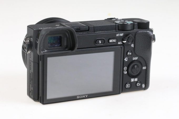 Sony Alpha 6300 mit E PZ 16-50mm f/3,5-5,6 OSS - #3815526