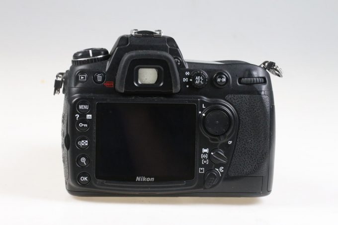 Nikon D300 mit AF-S DX 18-105mm f/3,5-5,6 VR - #8009464