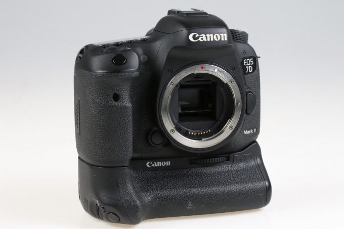 Canon EOS 7D Mark II mit Zubehörpaket - #283055000031