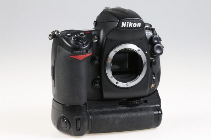 Nikon D700 Gehäuse mit Zubehörpaket - #2249835