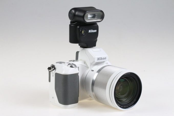 Nikon ONE V2 mit Nikkor 10-100mm f/4,0-5,6 - #52006170