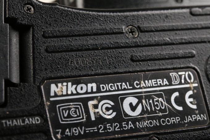 Nikon D70 Gehäuse - #4046524