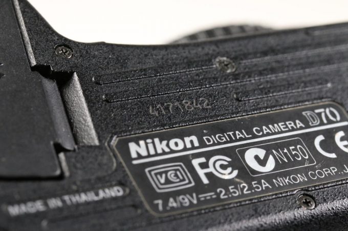 Nikon D70 Gehäuse - #4171842