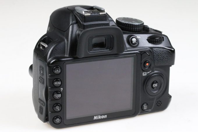 Nikon D3100 Gehäuse (Kartenfachdeckel gebrochen) - #6057327