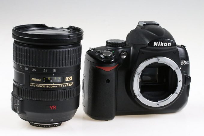 Nikon D5000 mit AF-S DX 18-200mm f/3,5-5,6 VR - #6309393