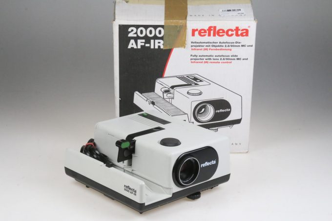 Reflecta 2000AF-IR Projektor