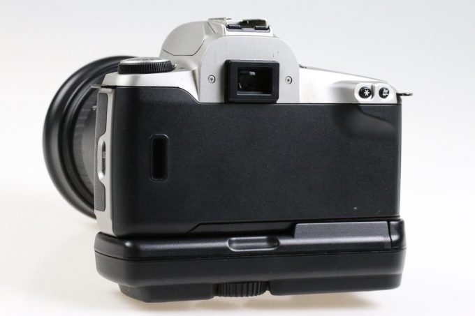 Canon EOS 500n mit Sigma 28-200mm f/3,8-5,6 DC ASPH - #9569911