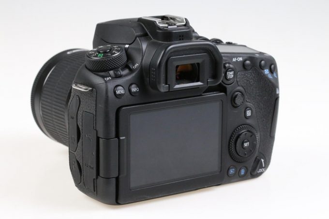 Canon EOS 90D mit EF-S 18-55mm f/3,5-4,5 IS STM - #033051004561