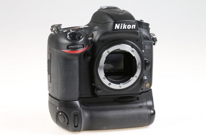 Nikon D600 Gehäuse mit MB-D14