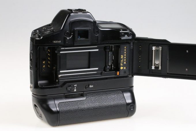 Canon EOS-1N mit Booster E1 - #182048