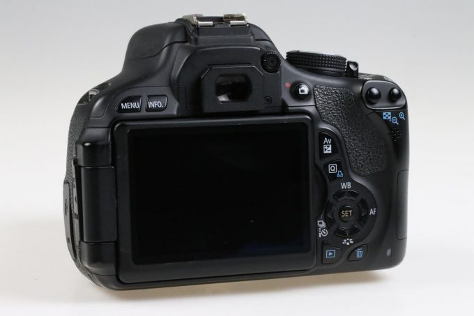Canon EOS 600D mit EF-S 18-55mm f/3,5-5,6 IS II - #133063041495