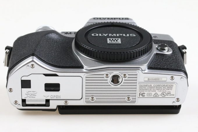 Olympus OM-D E-M10 Mark III Gehäuse silber - #BHX80011
