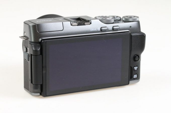 FUJIFILM X-A7 dunkelsilber/schwarz mit XC15-45mm f/3,5-5,6 - #9WL15263