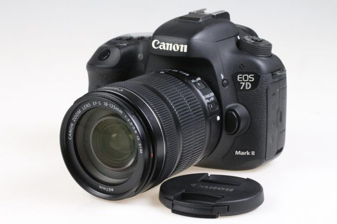 Canon EOS 7D Mark II mit EF-S 18-135mm f/3,5-5,3 IS STM - #023021004766