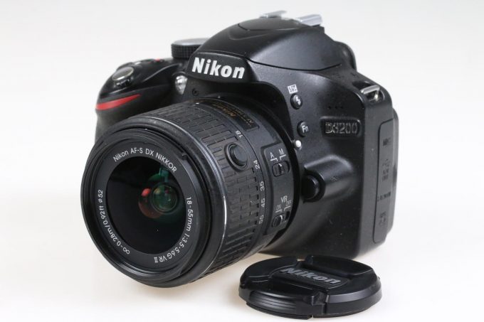 Nikon D3200 mit AF-S DX 18-55mm f/3,5-5,6 G VR II - #7306856